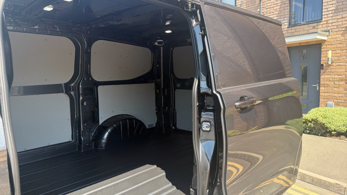 Ford Transit Custom 280 L1 Diesel Fwd 2.0 EcoBlue 136ps H1 Van Limited - Image 5